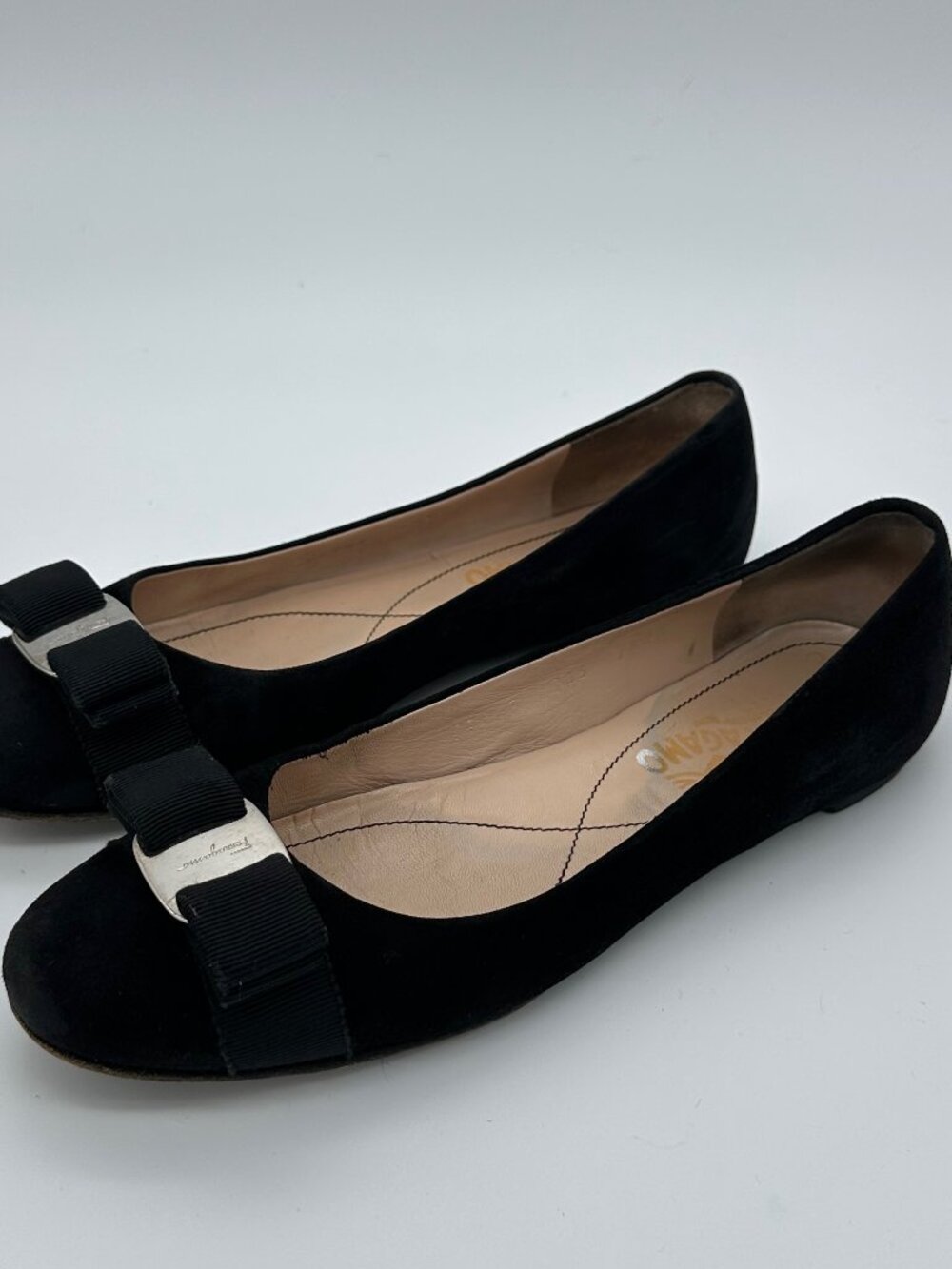 Salvatore Ferragamo Black Suede Vara Bow Ballet Flats Size 7.5